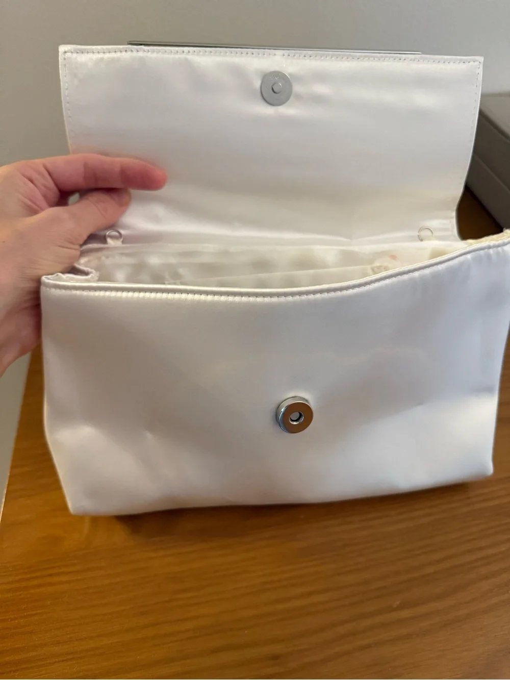 Jewel Badgley Mischka Ivory Satin Bow Clutch